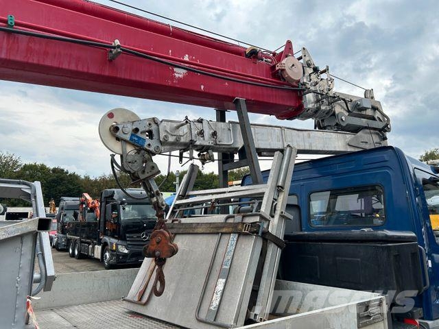 Mercedes-Benz 815 Dachdeckerkran Böcker 32 Meter + Seilwinde Kranwagen