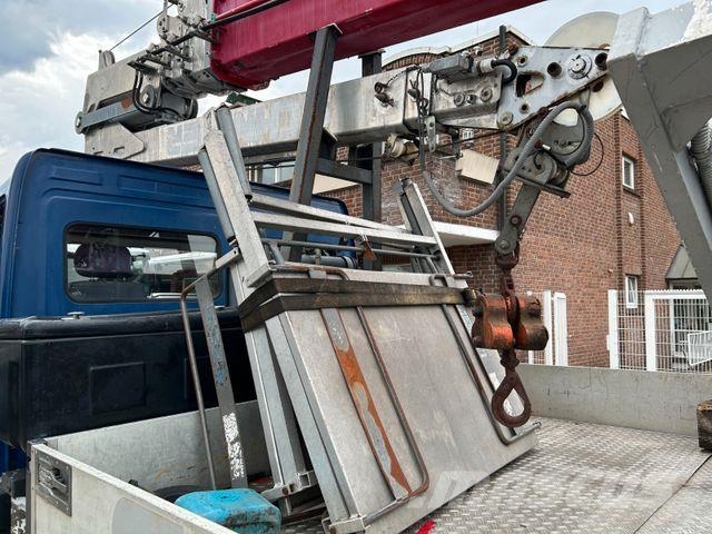 Mercedes-Benz 815 Dachdeckerkran Böcker 32 Meter + Seilwinde Kranwagen