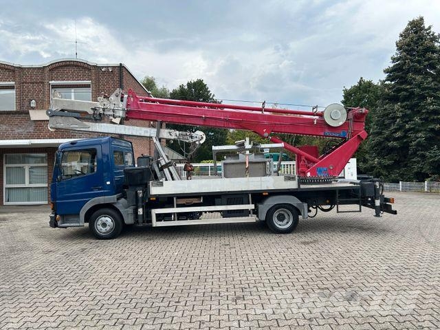 Mercedes-Benz 815 Dachdeckerkran Böcker 32 Meter + Seilwinde Kranwagen