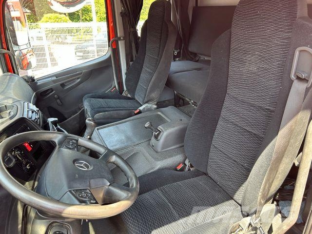 Mercedes-Benz 818 Atego mit Schlafkabine 5.2 Meter Pritsche L Camiones de caja de lona