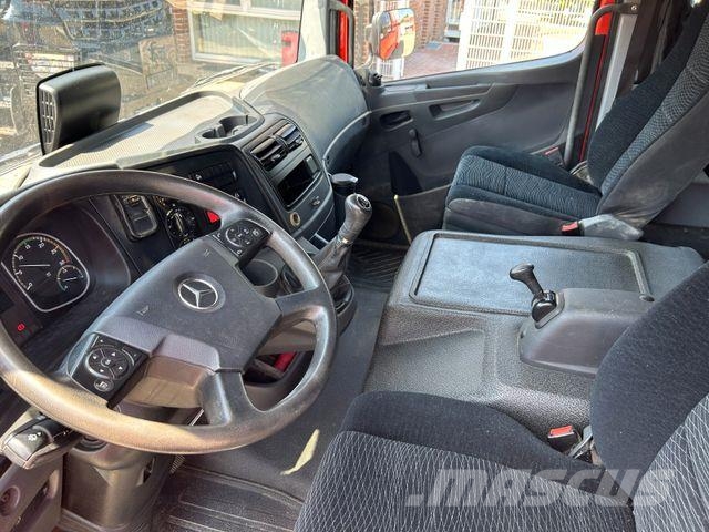 Mercedes-Benz 818 Atego mit Schlafkabine 5.2 Meter Pritsche L Camiones de caja de lona