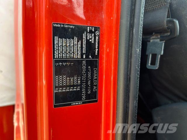 Mercedes-Benz 818 Atego mit Schlafkabine 5.2 Meter Pritsche L Camiones de caja de lona