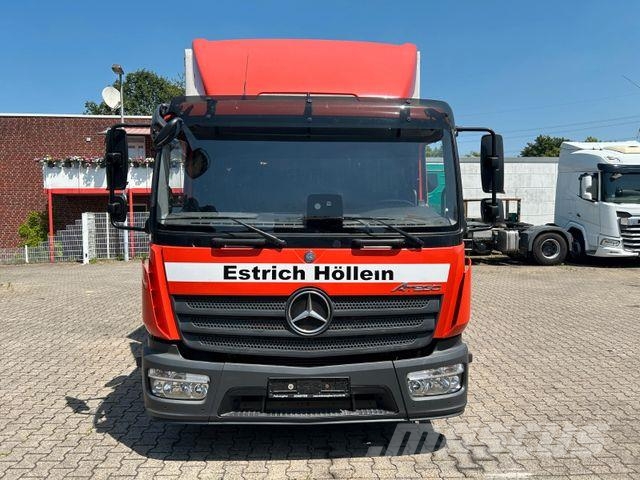 Mercedes-Benz 818 Atego mit Schlafkabine 5.2 Meter Pritsche L Camiones de caja de lona