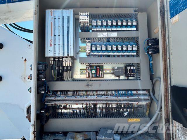 Mercedes-Benz 818 +Böcker AK 32-1200 Dachdeckerkran +Seilwinde Camiones grúa