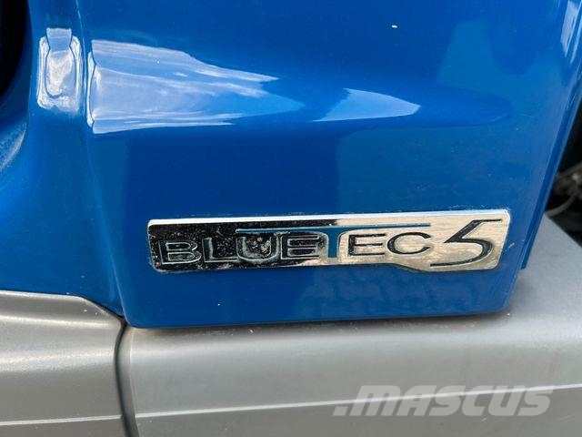 Mercedes-Benz 818Böcker Dachdeckerkran bis 32m AK32/1500+Winde Tovornjaki z žerjavom