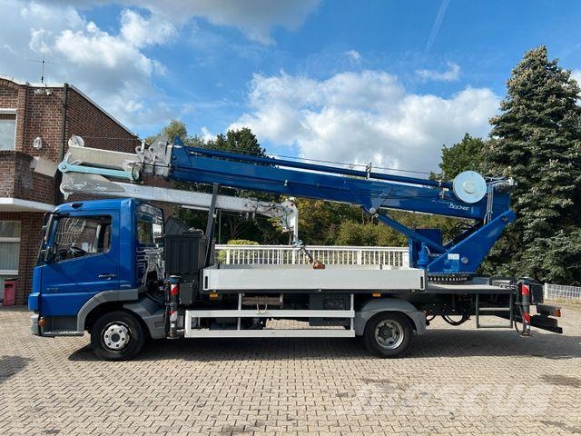 Mercedes-Benz 818Böcker Dachdeckerkran bis 32m AK32/1500+Winde Tovornjaki z žerjavom