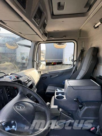 Mercedes-Benz 818D KOFFER Ostalo