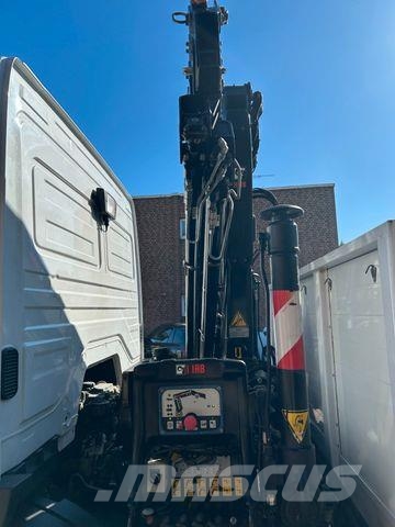Mercedes-Benz 821 Atego Pritsche mit HIAB 066D Kran Camiones grúa
