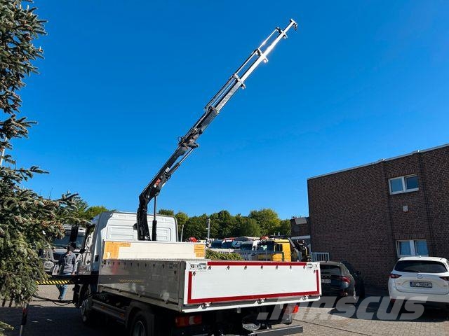 Mercedes-Benz 821 Atego Pritsche mit HIAB 066D Kran Camiones grúa