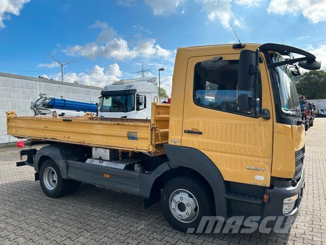 Mercedes-Benz 824 Atego 3Skipper 4x2 Kipper