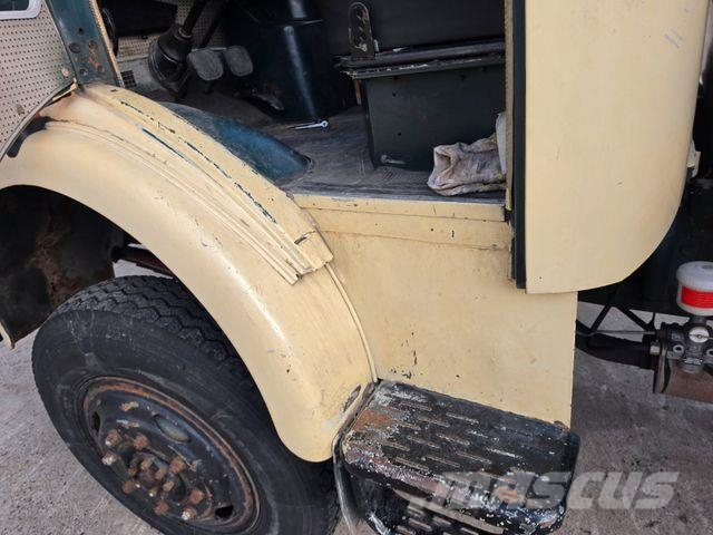 Mercedes-Benz 911 LAK 4x4 Dobozos teherautók