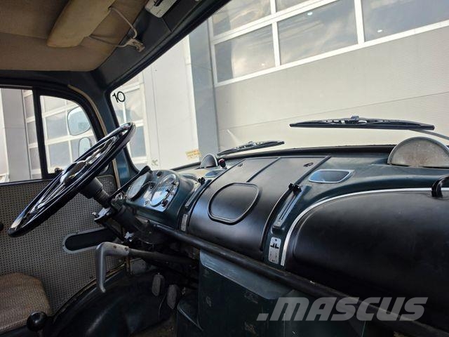 Mercedes-Benz 911 LAK 4x4 Dobozos teherautók