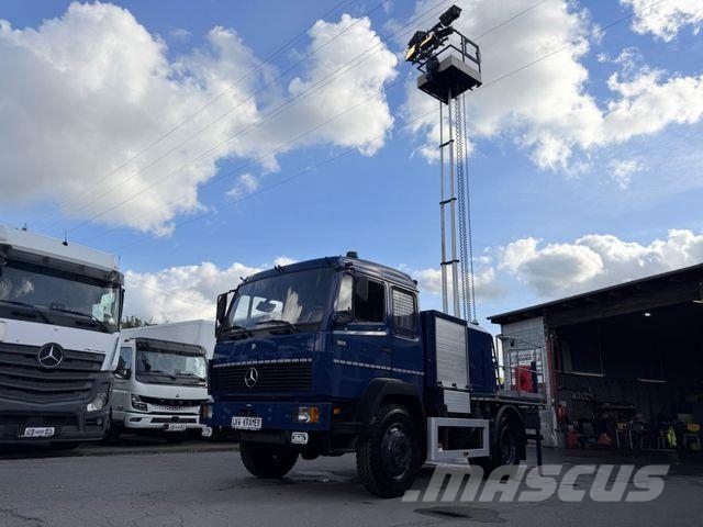 Mercedes-Benz 917 AF ALLRAD/4X4/Lichtmastwagen/Schlafkabine/ Auto hoogwerkers