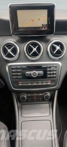 Mercedes-Benz A 180 Urban Pano/Auto/Navi/PDC Henkilöautot