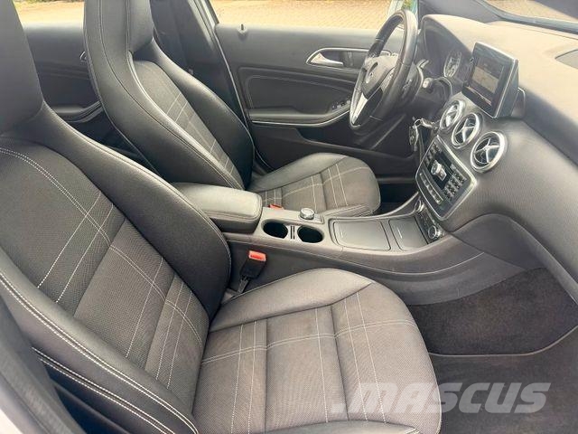 Mercedes-Benz A 180 Urban Pano/Auto/Navi/PDC Henkilöautot