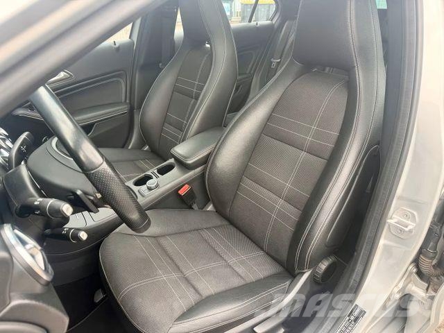 Mercedes-Benz A 180 Urban Pano/Auto/Navi/PDC Henkilöautot