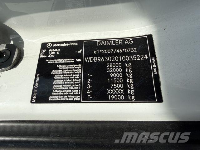 Mercedes-Benz Actros MP4 2532 6X2 Maschinentransporter Camiones de cama baja