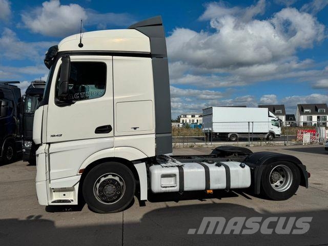 Mercedes-Benz ACTROS 1842 *RETARDER * VOLUMEN * Trækkere