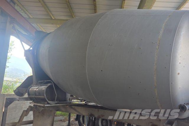 Mercedes-Benz Actros 3246 8x4 SWS Kipper/Mischer 9m3 شاحنات خرسانة
