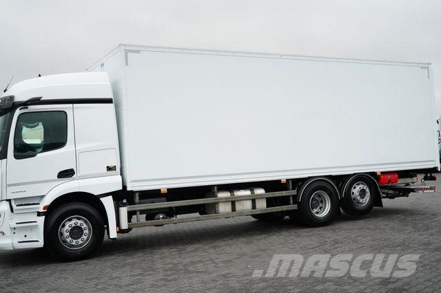 Mercedes-Benz ACTROS / 2543 / E 6 / MP 5 / KONTENER + WINDA / Фургони