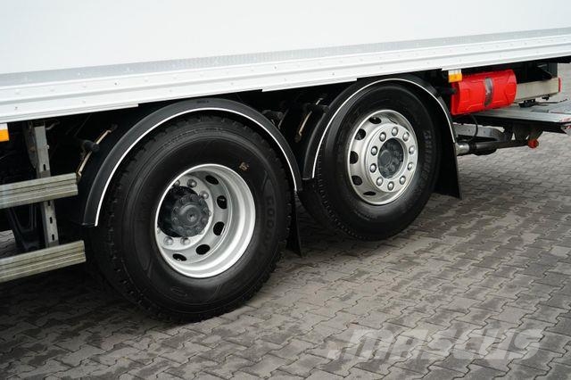 Mercedes-Benz ACTROS / 2543 / E 6 / MP 5 / KONTENER + WINDA / Фургони