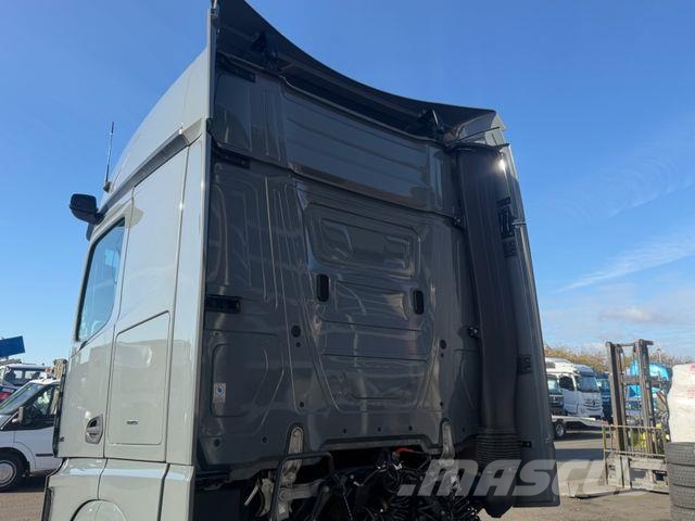 Mercedes-Benz Actros 1848 Öl-Retarder Style-Line BigSpace Mega Vlačilci
