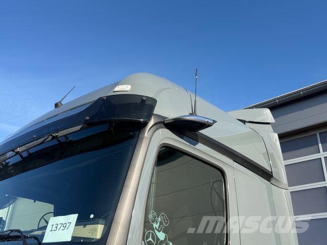 Mercedes-Benz Actros 1848 Öl-Retarder Style-Line BigSpace Mega Vlačilci
