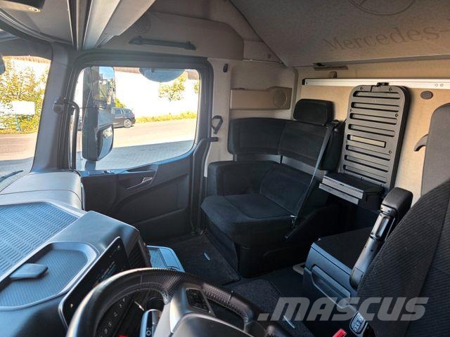 Mercedes-Benz Actros 1848 LS Retarder SoloStar BigSpace 2x 牵引车