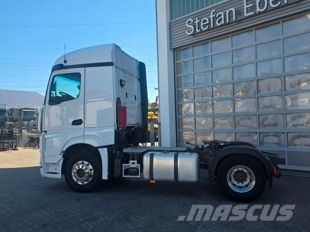 Mercedes-Benz Actros 1846 LS Hydraulik, ADR, 2 x Nebenantrieb 中古トラクターヘッド | トレーラーヘッド