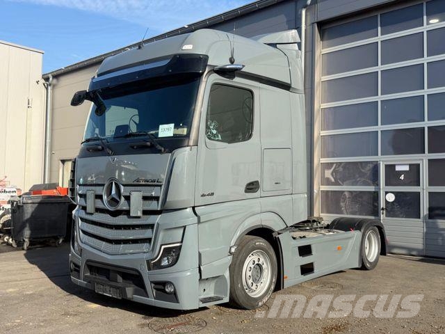 Mercedes-Benz Actros 1848 Öl-Retarder Style-Line BigSpace Mega Vlačilci