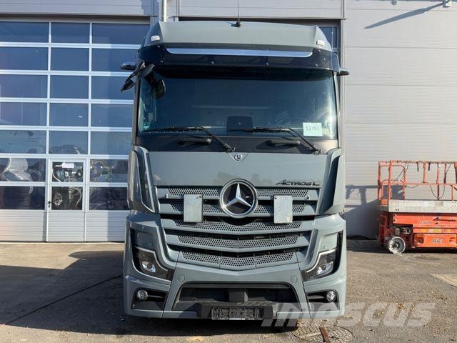 Mercedes-Benz Actros 1848 Öl-Retarder Style-Line BigSpace Mega Vlačilci