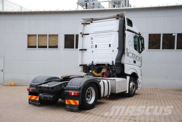 Mercedes-Benz Actros 1845 牵引车