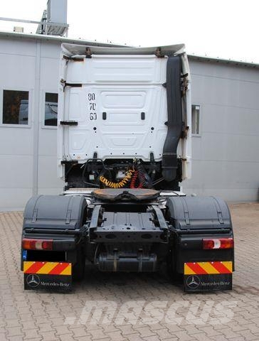 Mercedes-Benz Actros 1845 牵引车