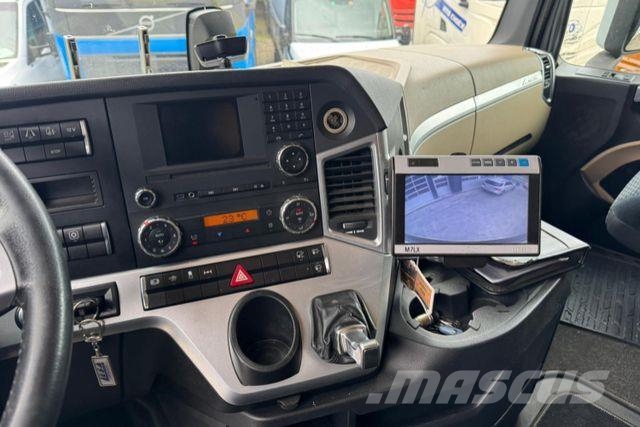 Mercedes-Benz Actros 1842 mit Seitenöffnung und Kran Other trucks