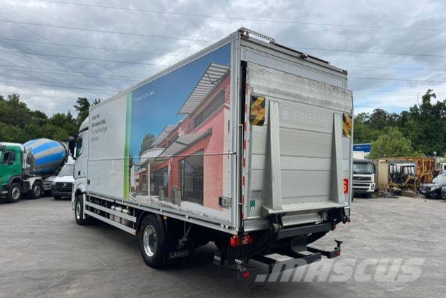 Mercedes-Benz Actros 1842 mit Seitenöffnung und Kran Other trucks