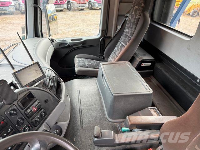 Mercedes-Benz Actros 2046 4X4 BB Maschinentrans + Zugmaschine Ďalšie nákladné vozidlá