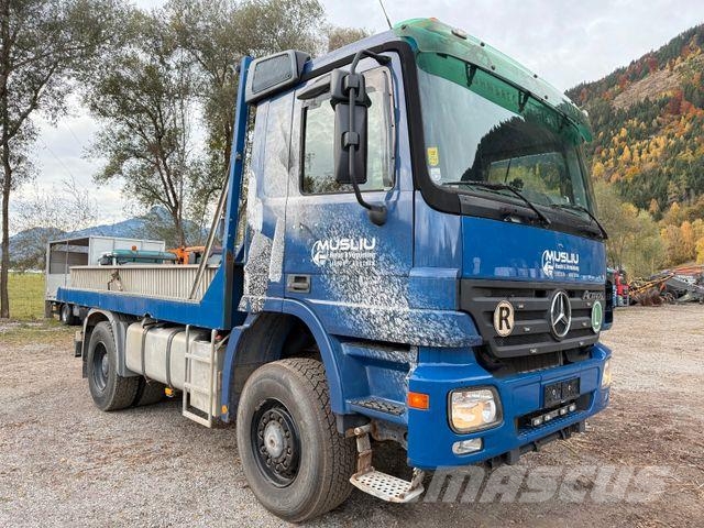 Mercedes-Benz Actros 2046 4X4 BB Maschinentrans + Zugmaschine Ďalšie nákladné vozidlá