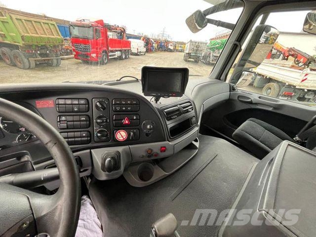 Mercedes-Benz Actros 2541 L6x2 Abrollkipper mit Kran Funk+Grei Камиони с кран с кука