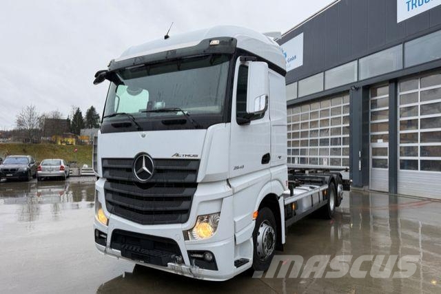 Mercedes-Benz Actros 2543 6x2 شاحنات بمقصورة وهيكل