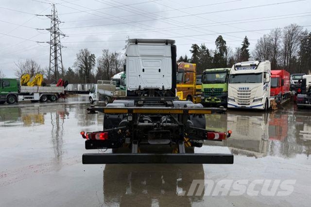 Mercedes-Benz Actros 2543 6x2 شاحنات بمقصورة وهيكل