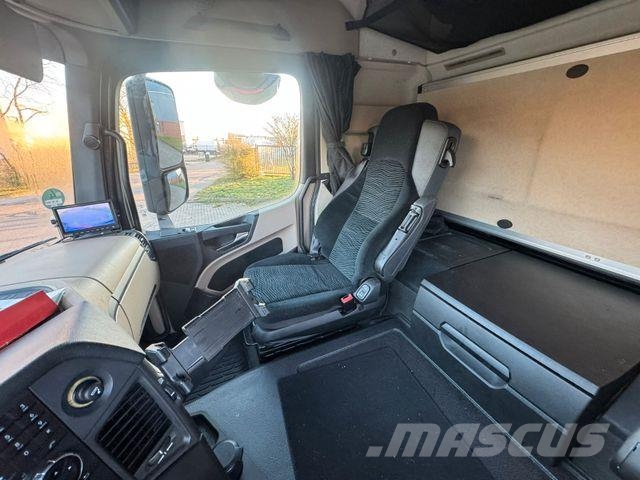 Mercedes-Benz Actros 2545 6x2 Getränkewagen Samochody ciężarowe ze skrzynią zamkniętą