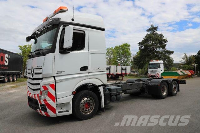 Mercedes-Benz Actros 2548 6x2 Camiones con chasís y cabina