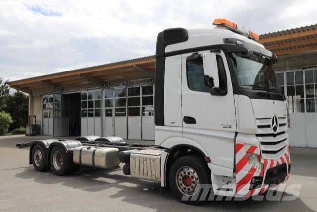 Mercedes-Benz Actros 2548 6x2 Camiones con chasís y cabina