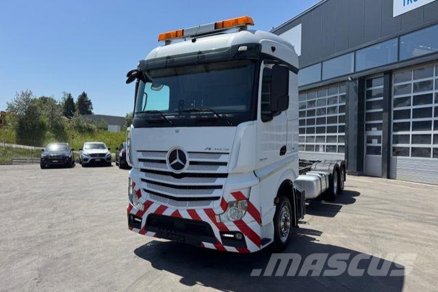 Mercedes-Benz Actros 2548 6x2 شاحنات بمقصورة وهيكل