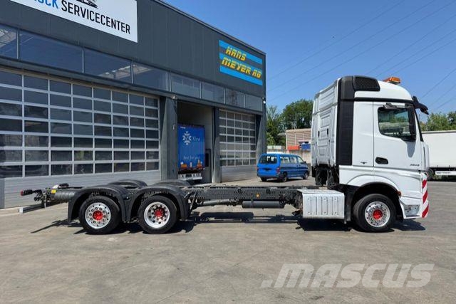 Mercedes-Benz Actros 2548 6x2 شاحنات بمقصورة وهيكل