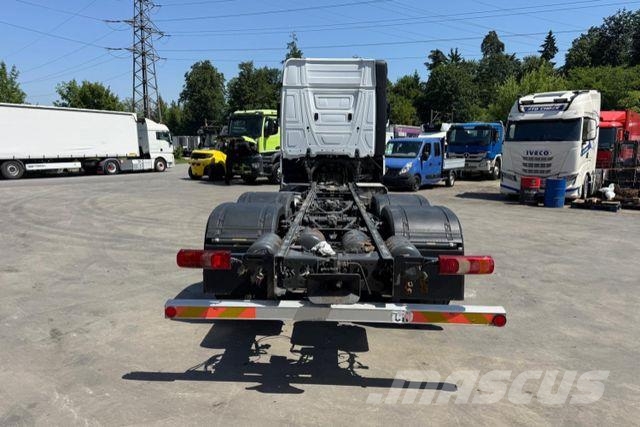 Mercedes-Benz Actros 2548 6x2 شاحنات بمقصورة وهيكل
