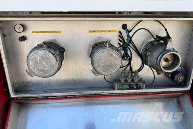 Mercedes-Benz Actros 2551 6x2 Tank 21'600L Camiones cisternas