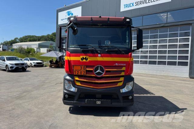 Mercedes-Benz Actros 2551 6x2 Tank 21'600L Camiones cisternas