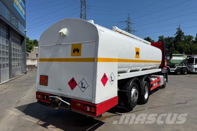 Mercedes-Benz Actros 2551 6x2 Tank 21'600L Camiones cisternas
