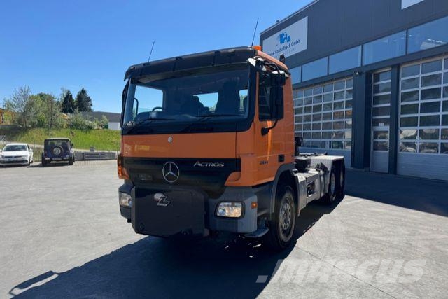 Mercedes-Benz Actros 2644 6x4 Hiab 21T Salzstreuer &amp;... Camiones polibrazo